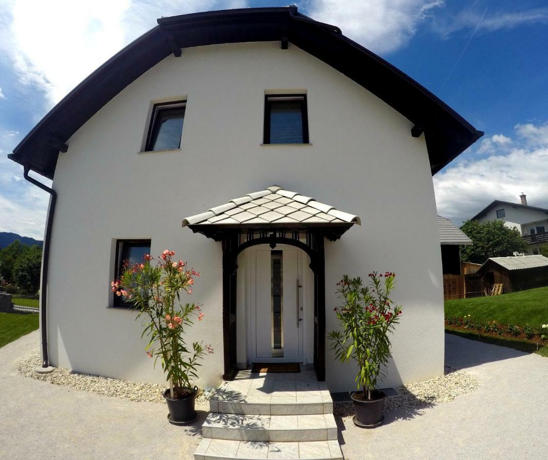 The Jungle Apartments And Rooms Bled Exterior photo
